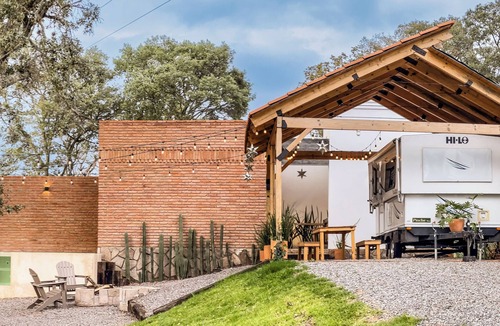 Xochimilco House | Glamping with Jacuzzi in Guanajuato (pet friendly)