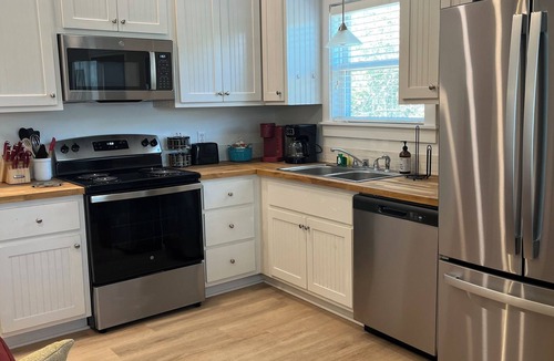 Rockport Cottage | Going CoConuts - cottage by the pool. dog friendly