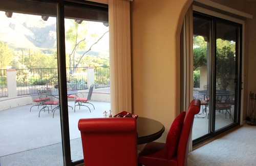 Oro Valley House | Golf Course Townhome with Unbelievable Mountain Views