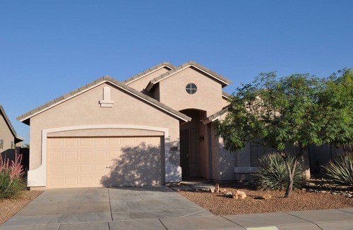 San Tan Valley House | Golf course views with heated pool and golf cart!