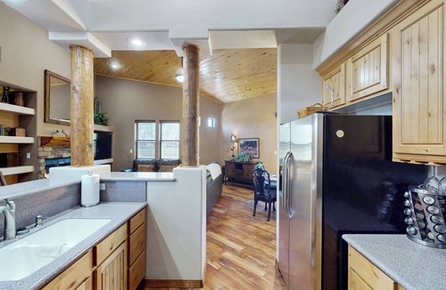 Torreon House | Golf, Trails & Lakes! Dog-Friendly Show Low Home