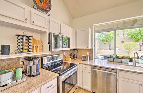 Tatum Ranch Cottage | Golf & Unwind Poolside: Cave Creek Group Retreat!