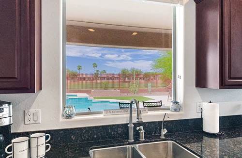 Seville House | Golf Views, Heated Pool, Spa, Grass, Games FUN!