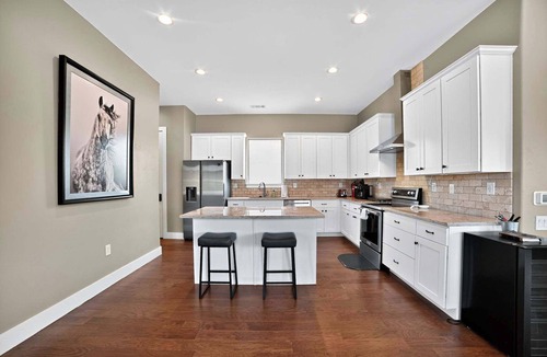 Horseshoe Bay West House | Golf Views, Hot Tub & Family Fun