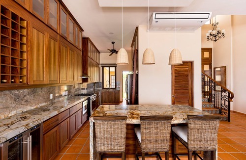 Puerto Escondido Villa | Gorgeous 3 Bedroom Beachfront Villa with Swim Up Bar