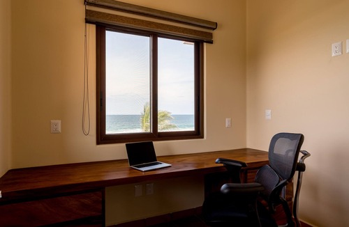 Puerto Escondido Villa | Gorgeous 3 Bedroom Beachfront Villa with Swim Up Bar