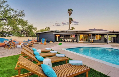 Casas Adobes House | Gorgeous home with resort-like backyard- heated pool- pet friendly!