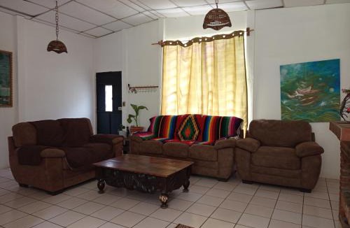 Santa Lucia Milpas Altas House | Granja Triple A