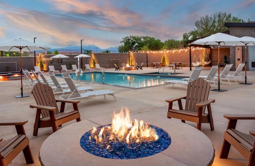 Moab Hotel | Gravity Haus Two Queen Room, Central Location, Dog-friendly Property w/Pool