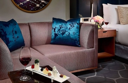 Uptown Hotel | Great Choice! With City View, Outdoor Pool, Shuttle Service, and Pet-friendly!