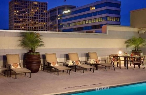 Uptown Hotel | Great Choice! With City View, Outdoor Pool, Shuttle Service, and Pet-friendly!