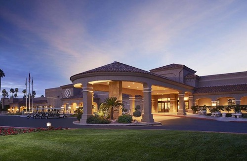 South Scottsdale Resort | Great for Group Travel! 4 Serene Units, 5 Pools, Tennis Courts, Shuttle Service