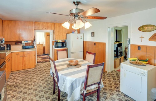 Cordova Cottage | Great for Groups! Cordova Home Near Hiking