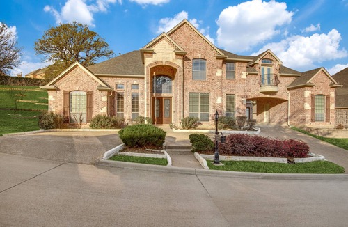 North Arlington House | Great location! Spacious executive home in Arlington