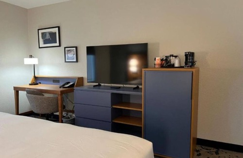 South Baton Rouge Hotel | Great Stay with Indoor Pool Close to Museums, and Perkins Rowe Shopping