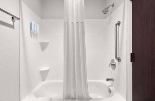 South Baton Rouge Hotel | Great Stay with Indoor Pool Close to Museums, and Perkins Rowe Shopping