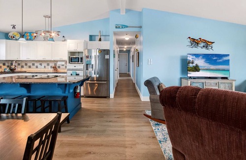 Leeward Sands House | Great Views | Game Room | Pets | Sleeps 10