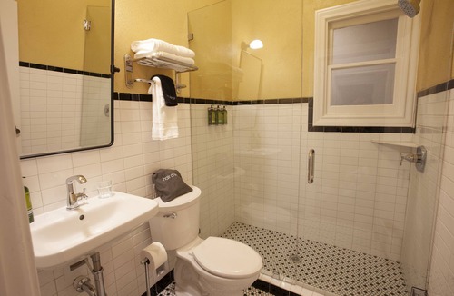 Tyler Hotel | Greyhound Inn - Classic King Suite