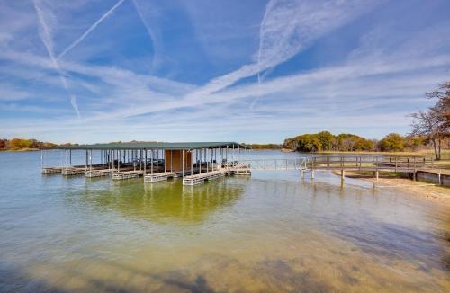 Cayuga Apartment | Grill & Dock Access: Waterfront Kerens Cabin