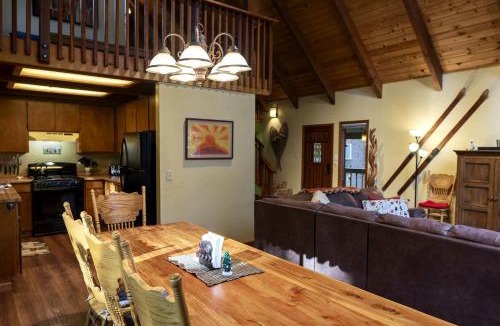 Dorrington House | Group Cozy Cottage with Game Room in California