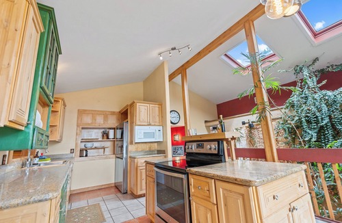 Belgrade House | Group friendly 5 acre retreat - Mountains, Ponds, 2 homes VIEWS