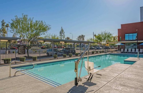 Tempe Apartment | Group-Friendly Apt with Pool,Gym,Parking,WD,Balcony