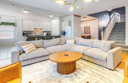 South Arlington House | Group-Friendly Grand Prairie Home w/Perks!