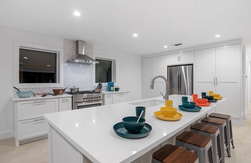 Kerrville House | Guadalupe Bluff Modern House 5 Bedroom Home by RedAwning
