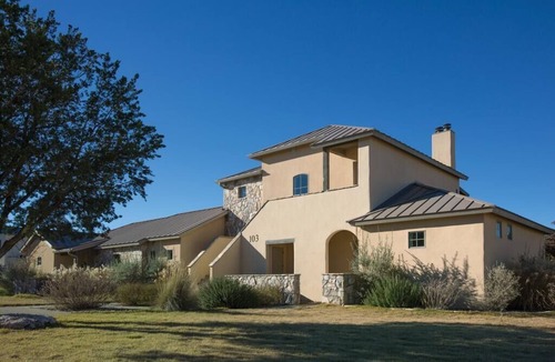 Ingram Condo | Guadalupe River Valley Modern 3 Bed, 2 Bath - Kid Friendly-Pools-Slides