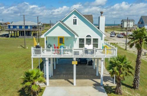 San Luis House | Gulf Beach Breeze - Scenic Beach, Bridge & Blue View