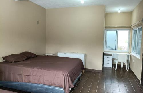 Chiquimula Bed & Breakfast | Habitación amplia y privada con parqueo a 2k Pradera