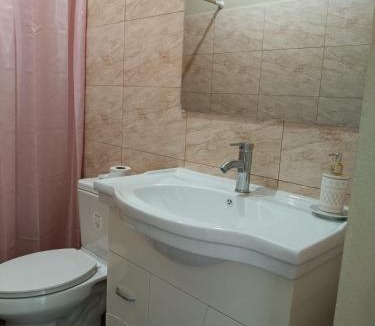 Chiquimula Bed & Breakfast | Habitación amplia y privada con parqueo a 2k Pradera