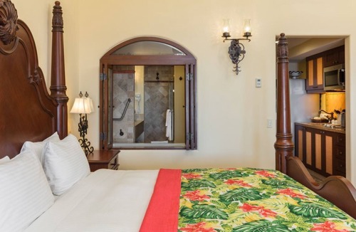 Cabo San Lucas Hotel | Hacienda Encantada Cozy Beachfront Studio with Pool