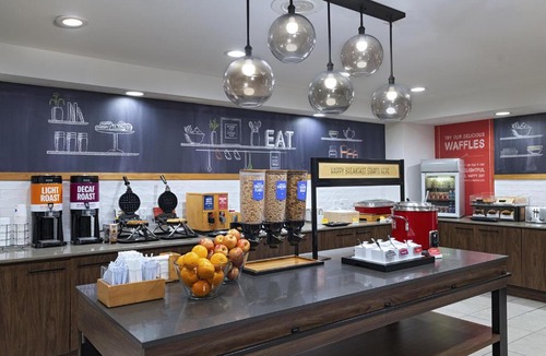 Lewisville Hotel | Hampton Inn and Suites Dallas/Lewisville-Vista Ridge Mall