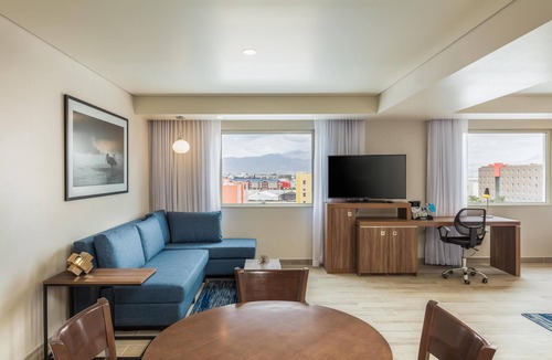 Tijuana Hotel | Hampton Inn by Hilton Tijuana
