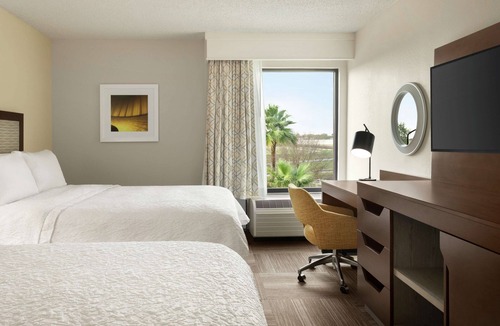 Southeast Houston Hotel | Hampton Inn Houston Hobby Airport