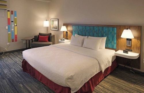Lima Hotel | Hampton Inn Lima