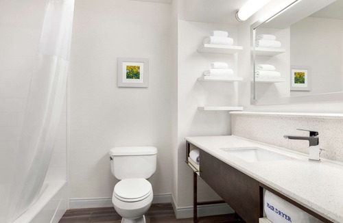 Paris Hotel | Hampton Inn Paris