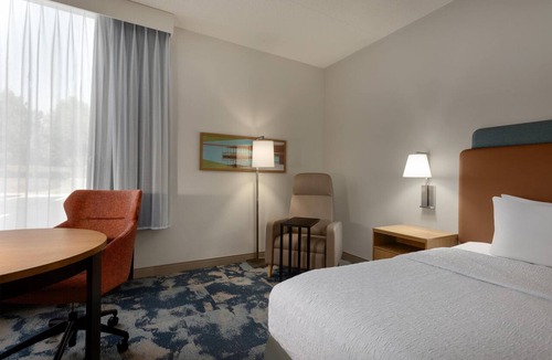 Springfield Hotel | Hampton Inn Springfield-South