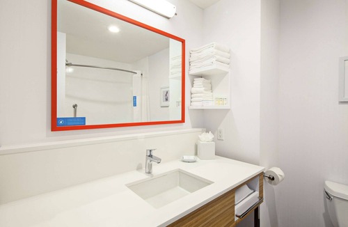 Chino Hills Hotel | Hampton Inn & Suites Chino Hills