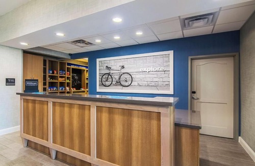 Richardson Hotel | Hampton Inn & Suites-Dallas/Richardson