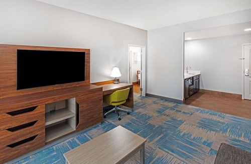 Washington Ave./ Memorial Park Hotel | Hampton Inn & Suites Houston Heights I-10