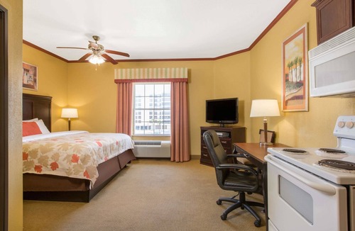 Corpus Christi Hotel | Hawthorn Extended Stay by Wyndham Corpus Christi Padre Is
