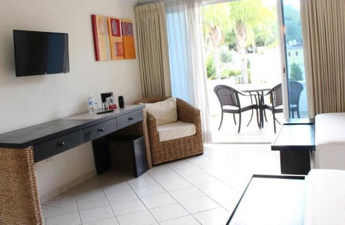 Central Cuernavaca Hotel | Hc Hotel Canarios Resort & Spa