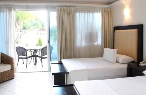 Central Cuernavaca Hotel | Hc Hotel Canarios Resort & Spa