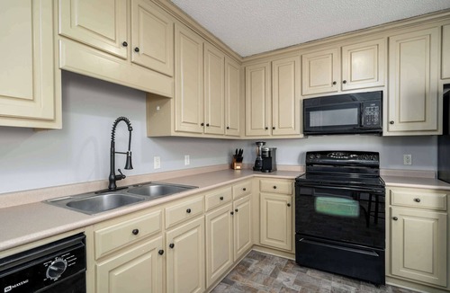 Cottondale Condo | Hearthstone Hideaway- 2BR/1.5BA- Close to UA