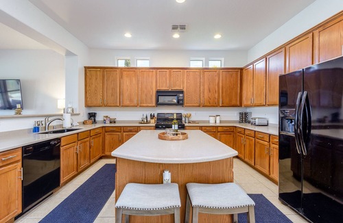 Tramonto House | Heated Pool*/Spa, Mountain/Sunset Views, Amenities Galore.
