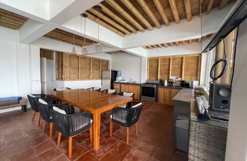 Santa Rosa House | Hermosa Casa Bamboo Con Vistas!