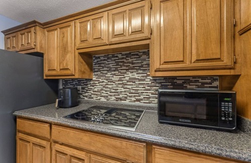 West Arlington Villa | Hidden gem w/hot tub >10 mins to AT&T stadium