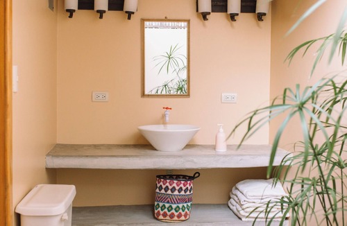 El Paredon Hotel | Hidden Wave